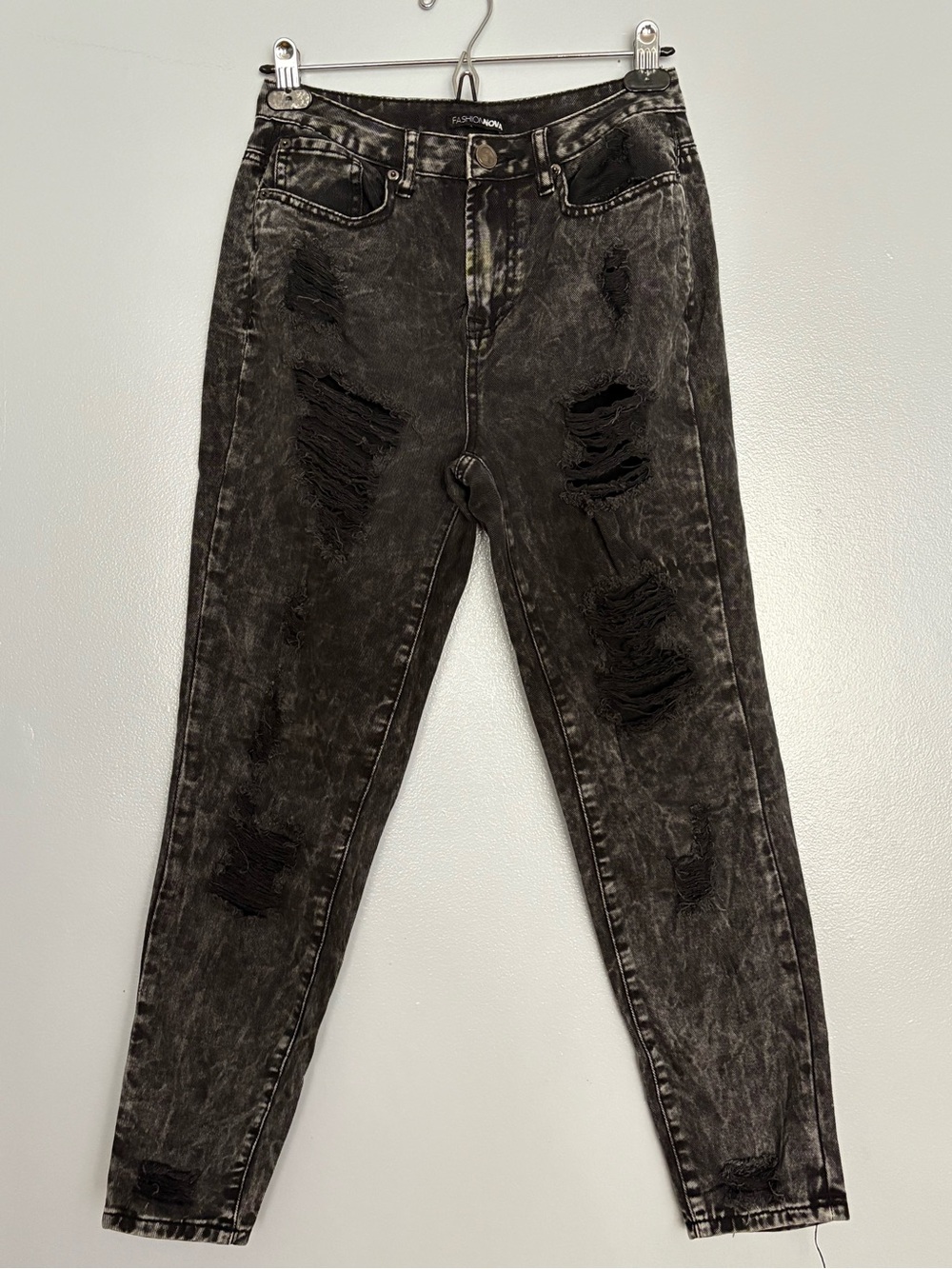 Fashion Nova Black High-Rise Ripped Mom Jeans size: 3 - Picture 2 of 10